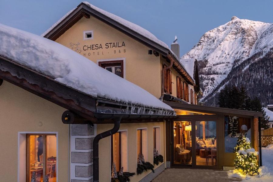 Hotel Chesa Staila La Punt-Chamues-ch Eksteriør billede